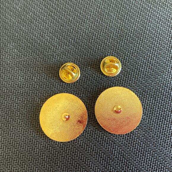 Sahib Shrine Circus Mom and Dad Pin 1997 Collectors Pins with Backs Great Cond. - Picture 5 of 5